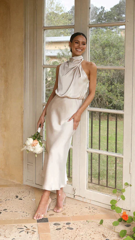 Vestido Irina satinado para mujer, elegante y de lujo, disponible en Sofia Barcelona