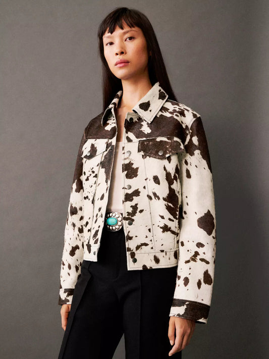 Chaqueta Estampada Mujer con Diseño de Vaca y Patrones de Animales