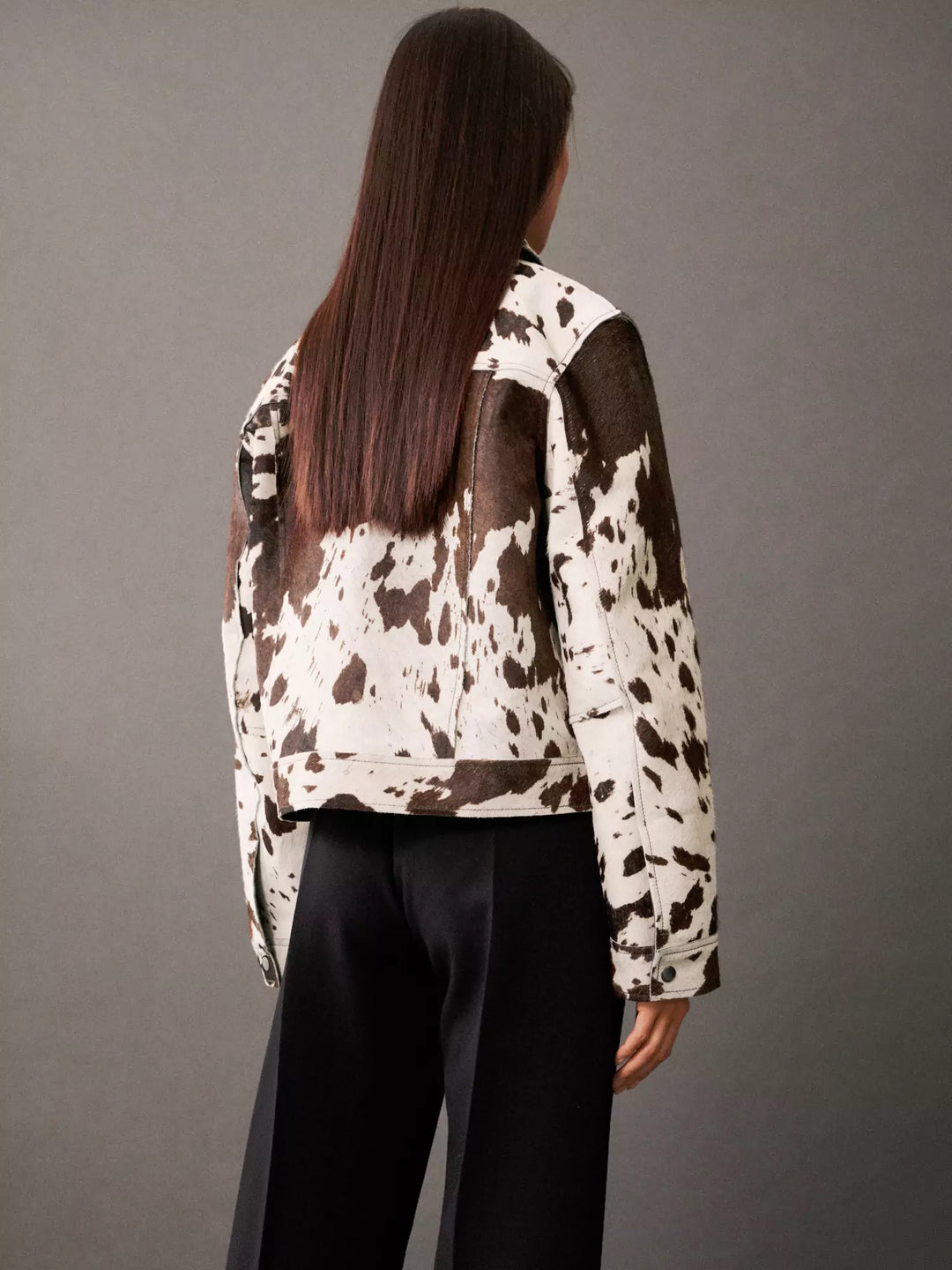 Chaqueta Estampada Mujer con Diseño de Vaca y Patrones de Animales