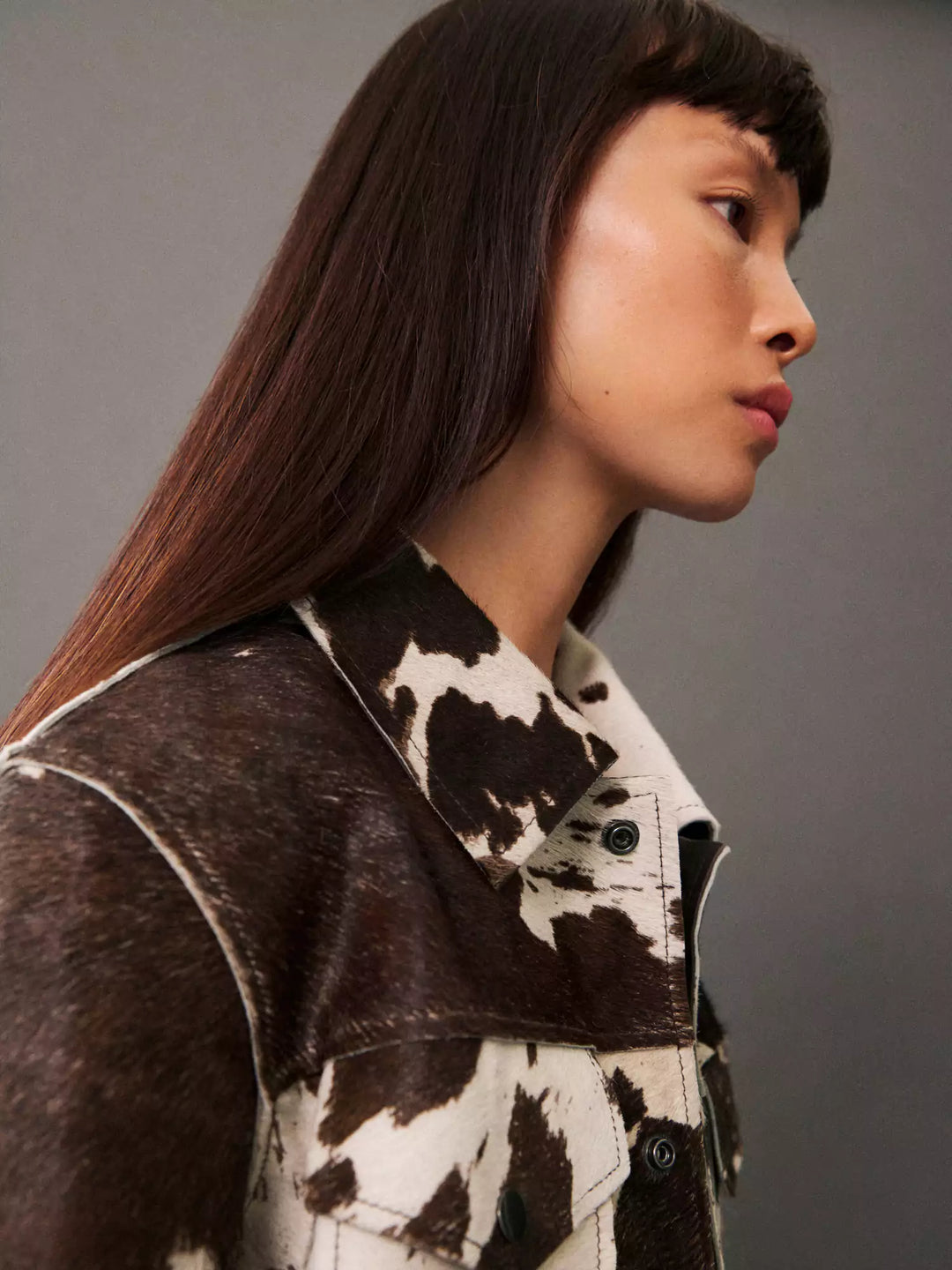 Chaqueta Estampada Mujer con Diseño de Vaca y Patrones de Animales