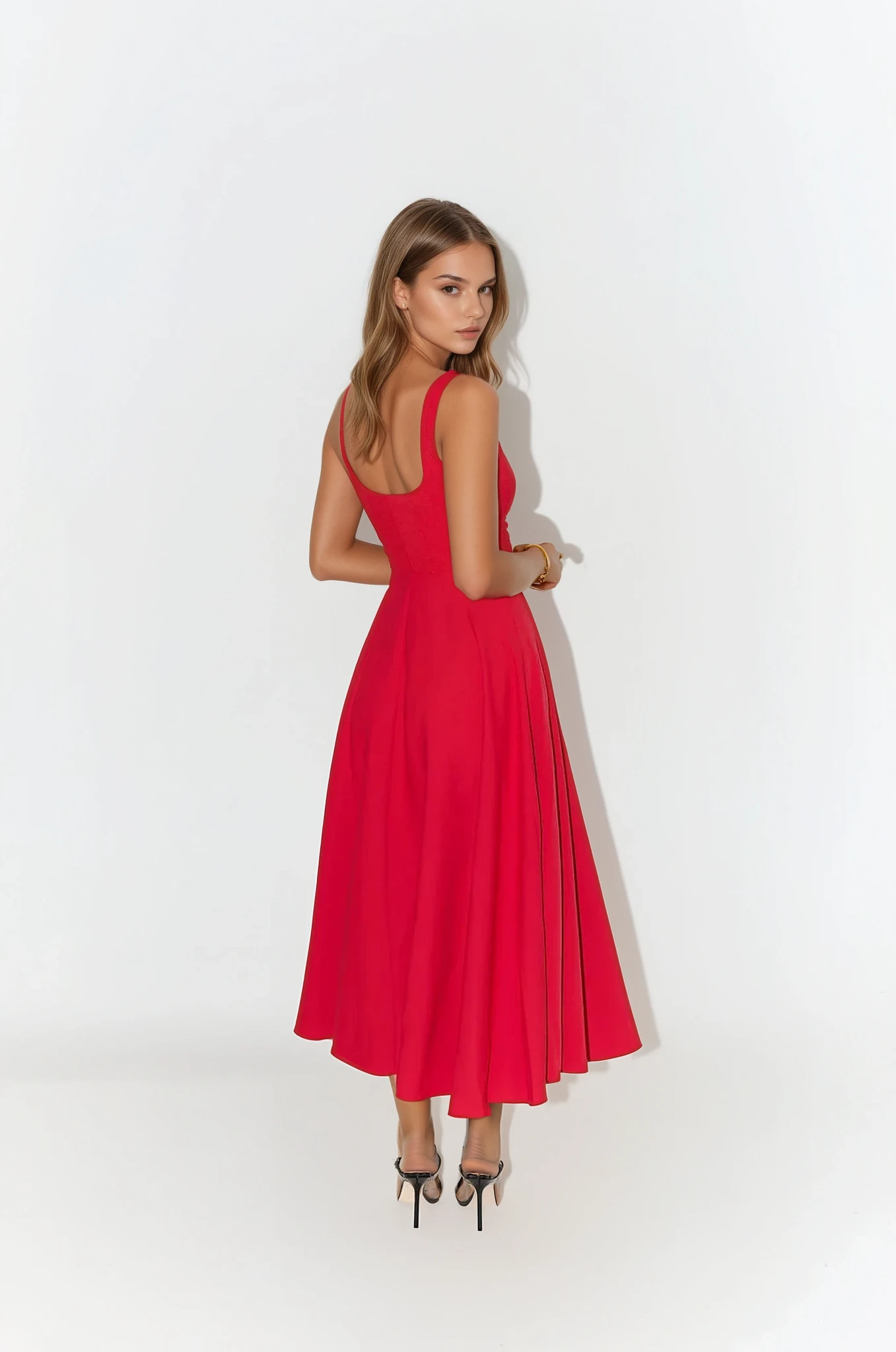 Vestido largo Mina con tirantes ajustables y caída fluida, estilo fresco y natural