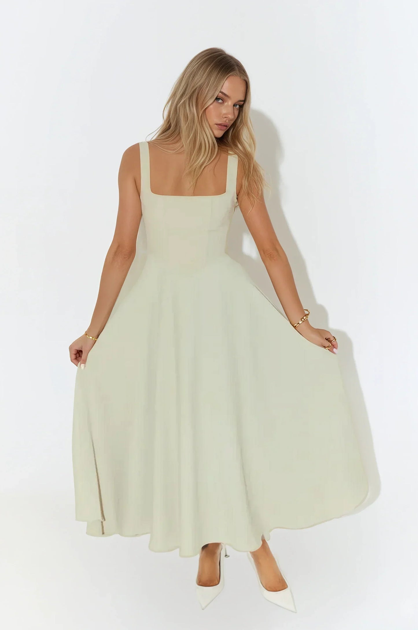 Vestido largo Mina con tirantes ajustables y caída fluida, estilo fresco y natural