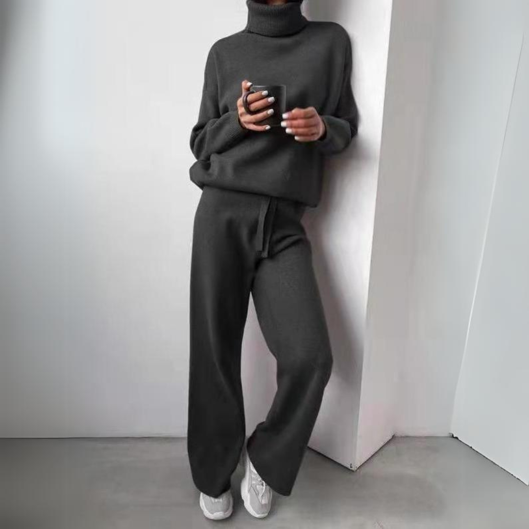 Set Giulia para mujer, incluye suéter de cuello alto y pantalón largo, perfecto para el invierno, disponible en Sofia Barcelona