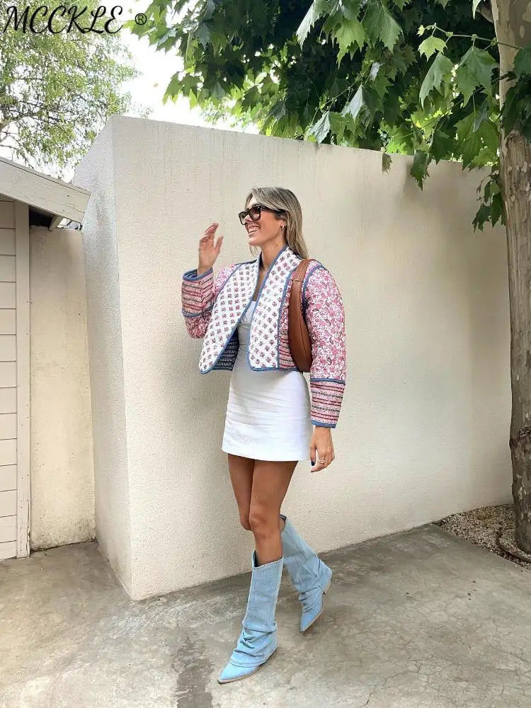 Abrigo reversible mujer con estampado floral, rosa y azul, elegante y cómodo