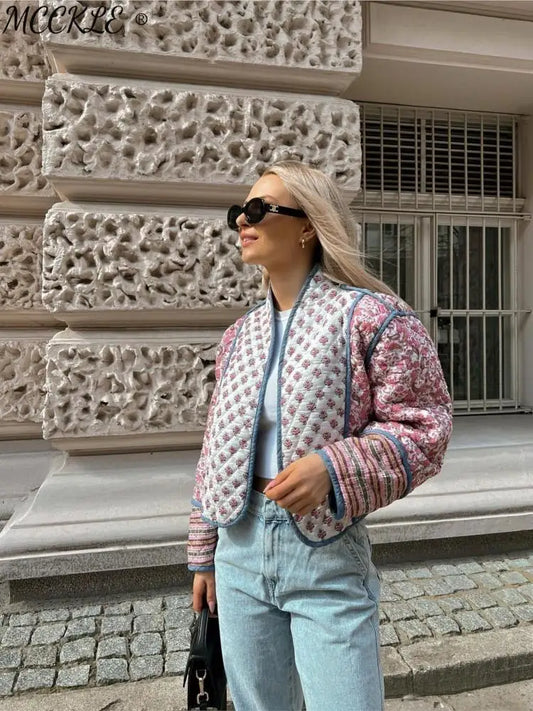 Abrigo reversible mujer con estampado floral, rosa y azul, elegante y cómodo