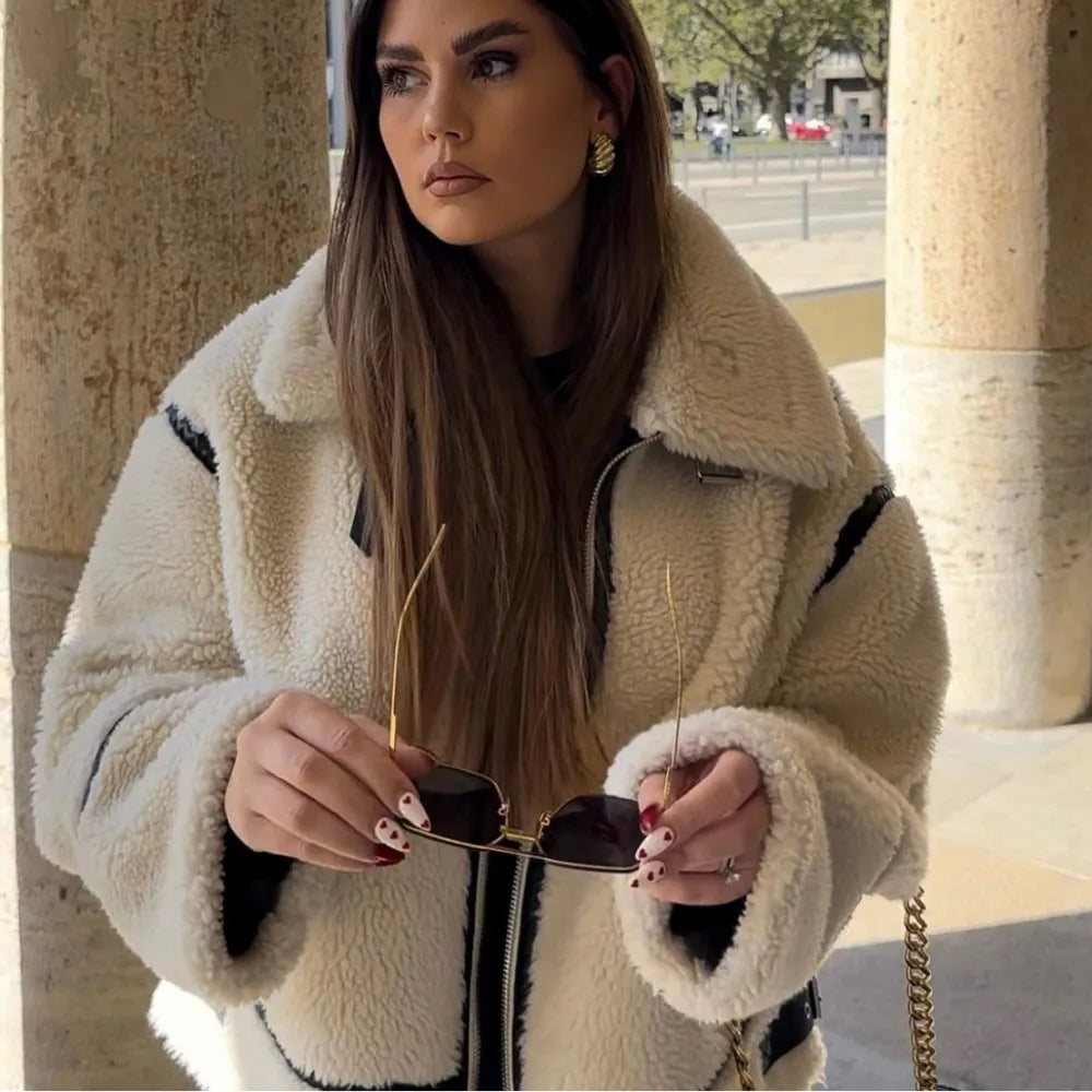 Abrigo Aurora Luxe Teddy para mujer con forro de piel y diseño elegante para el invierno