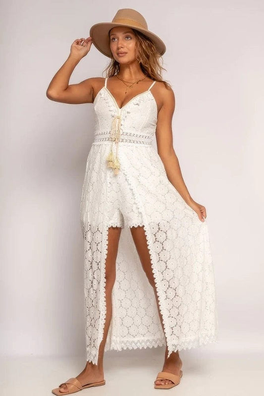 Vestido blanco corto de Ibiza con diseño chic para mujer, elegante y veraniego