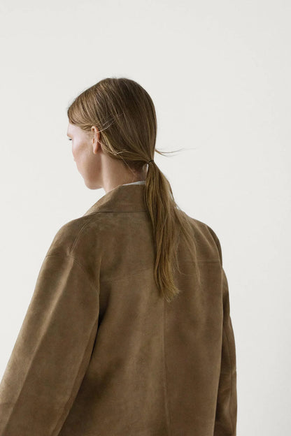 Chaqueta de Piel Suede Mujer con Corte Recto y Detalles de Botones