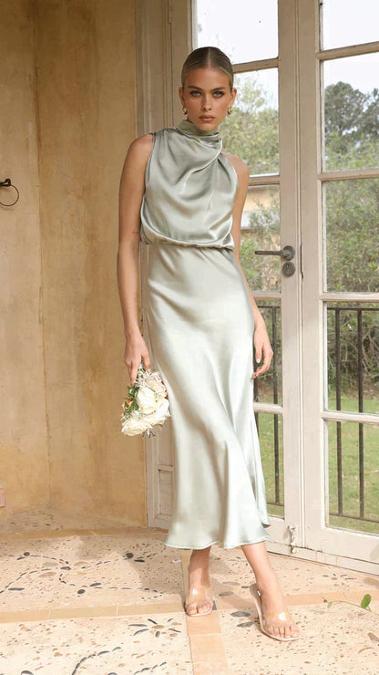 Vestido Irina satinado para mujer, elegante y de lujo, disponible en Sofia Barcelona