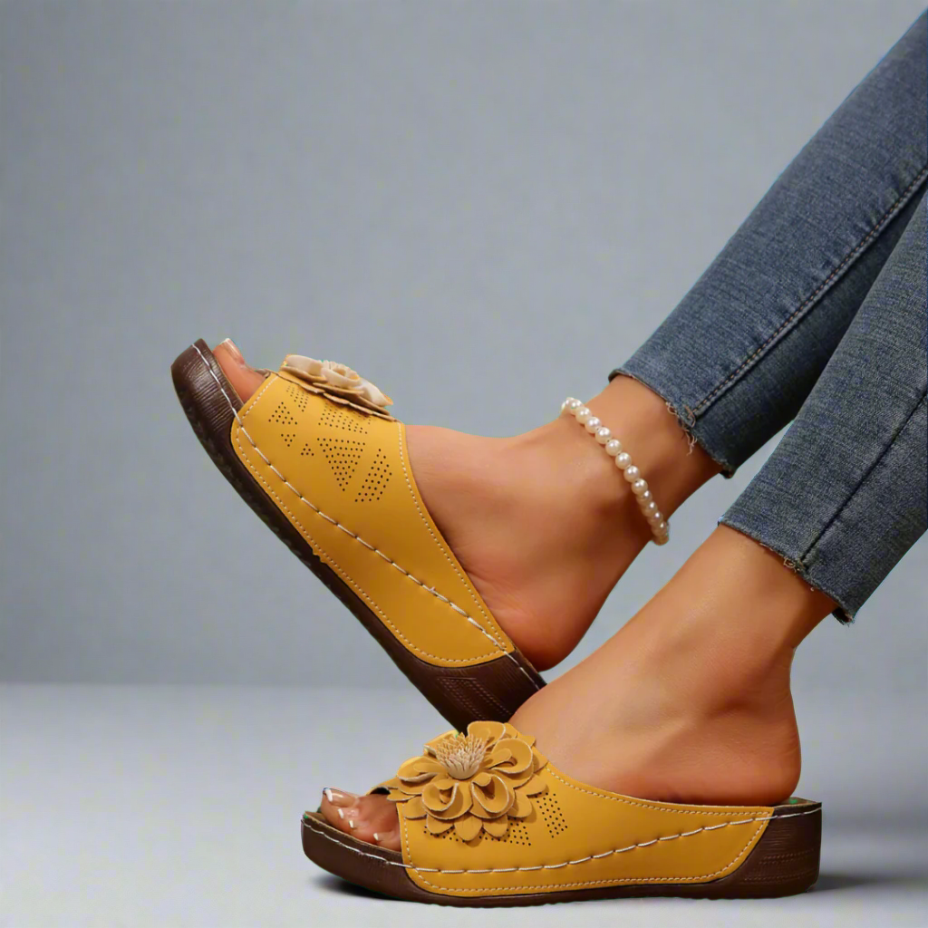 Sandalias ortopédicas Jolanda con motivo floral, ajustables para mujer