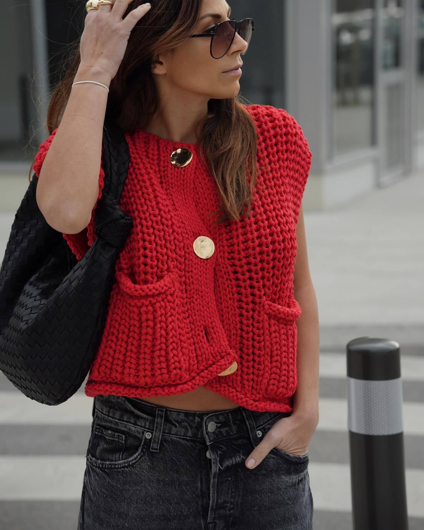 Suéter de punto Saar para mujer con diseño simple y elegante