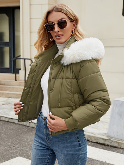 Chaqueta corto Isla Luxe mujer con capucha de piel, acolchado y diseño elegante para invierno