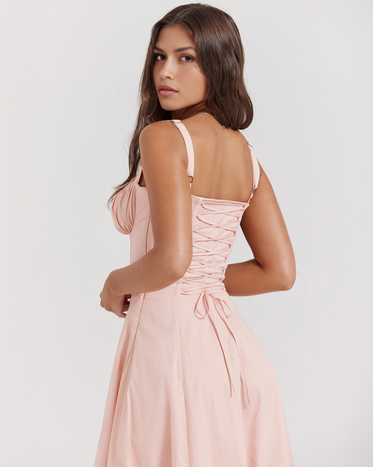 Vestido Mini con Escote Cruzado – Encanto y Estilo Femenino – Aurora