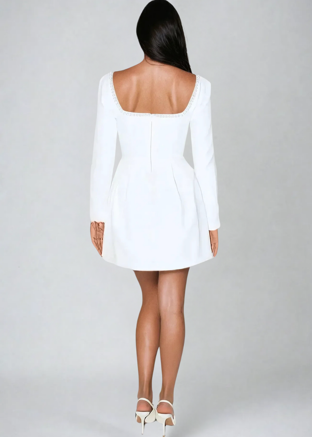 Vestido Mini Perlas Mujer – Silueta Elegante y Glamourosa – Callie Pearl Mini Dress