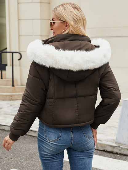 Chaqueta corto Isla Luxe mujer con capucha de piel, acolchado y diseño elegante para invierno