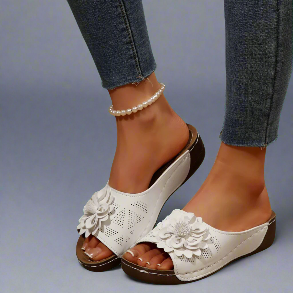 Sandalias ortopédicas Jolanda con motivo floral, ajustables para mujer
