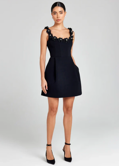 Alyssa vestido mini con bordado floral elegante para mujer