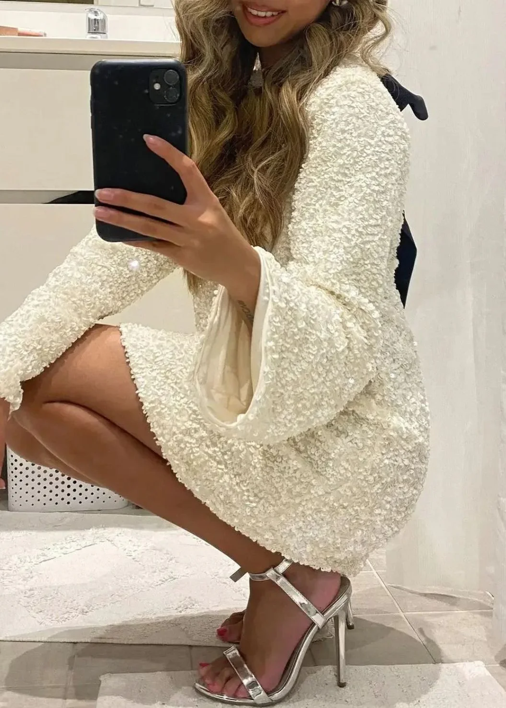Chloe vestido mini texturizado con lazo elegante para mujer