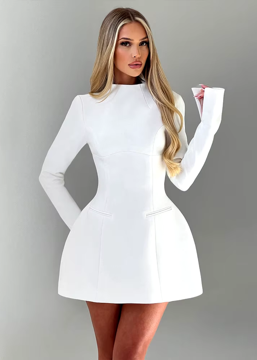 Vestido Mini Sin Espalda – Diseño Atrevido y Elegante – Gianna Backless Mini Dress