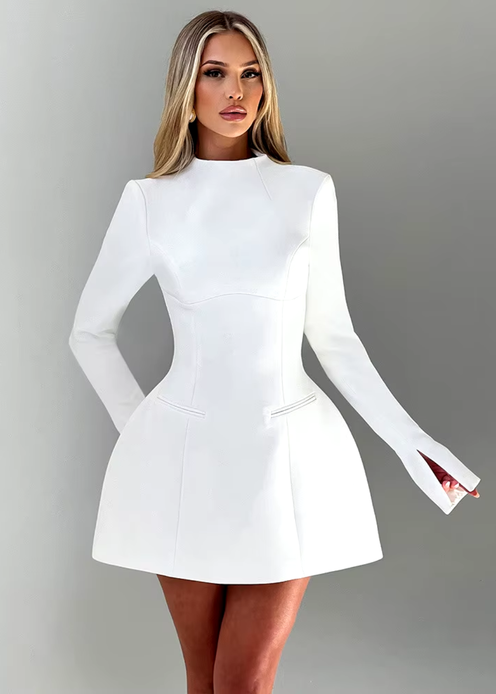 Vestido Mini Sin Espalda – Diseño Atrevido y Elegante – Gianna Backless Mini Dress