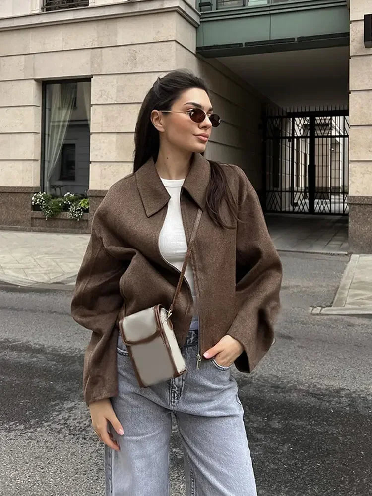 Abrigo de lana Raffaela para mujer con diseño vintage y elegante