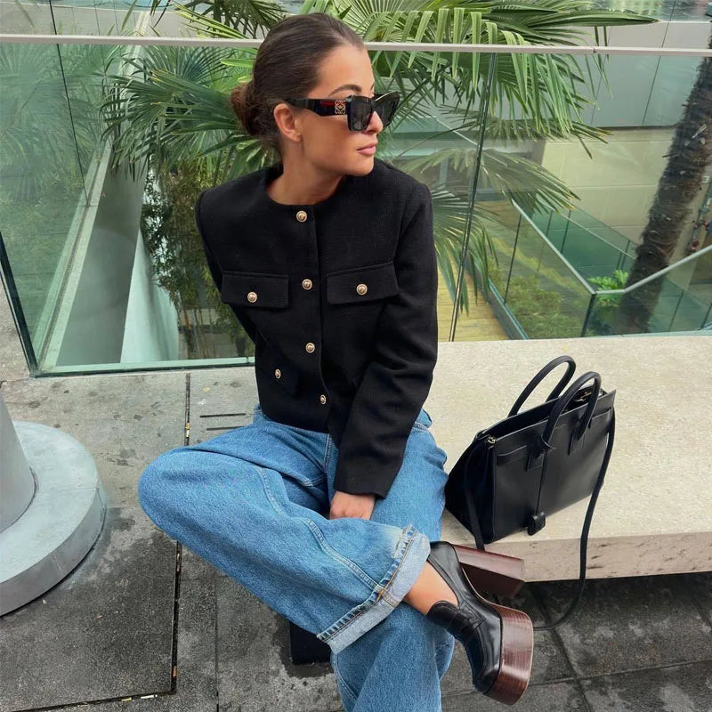 Chaqueta corto Azzurra para mujer, cálida y elegante, disponible en Sofia Barcelona