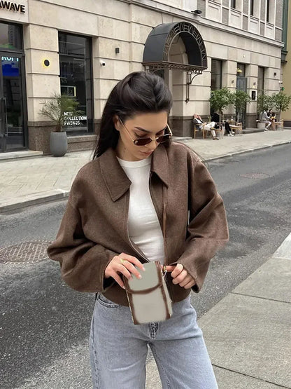 Abrigo de lana Raffaela para mujer con diseño vintage y elegante
