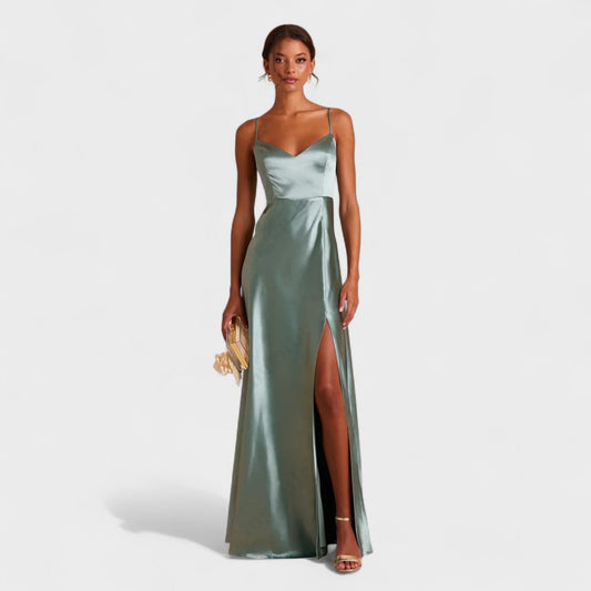 Vestido largo Lucía satinado con abertura lateral y silueta fluida