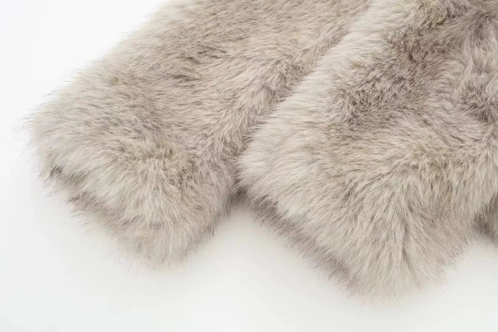 Abrigo Annalisa de piel sintética para mujer con diseño relajado y detalles elegantes
