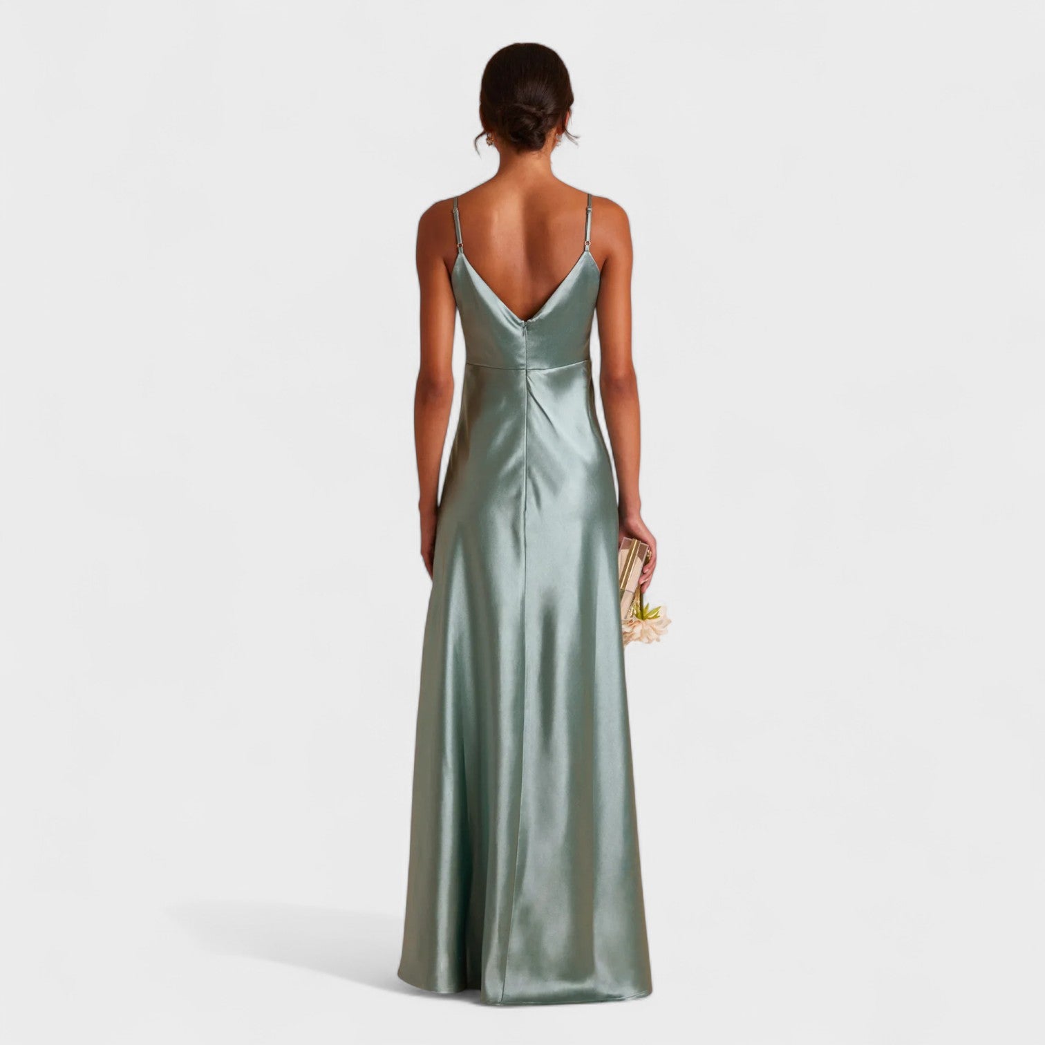 Vestido largo Lucía satinado con abertura lateral y silueta fluida