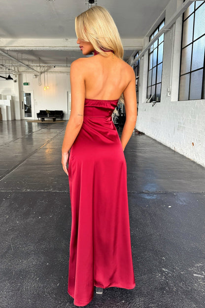 Vestido Maxi Arabelle elegante con cuello alto y split lateral