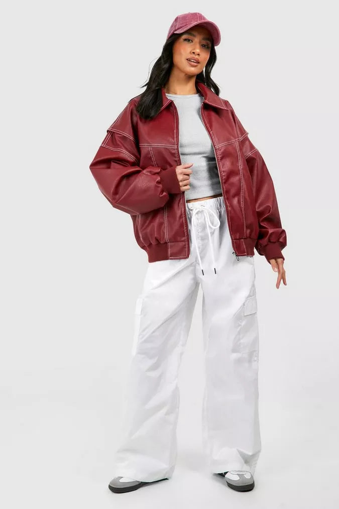 Chaqueta bomber de cuero Clementine para mujer con diseño clásico y moderno