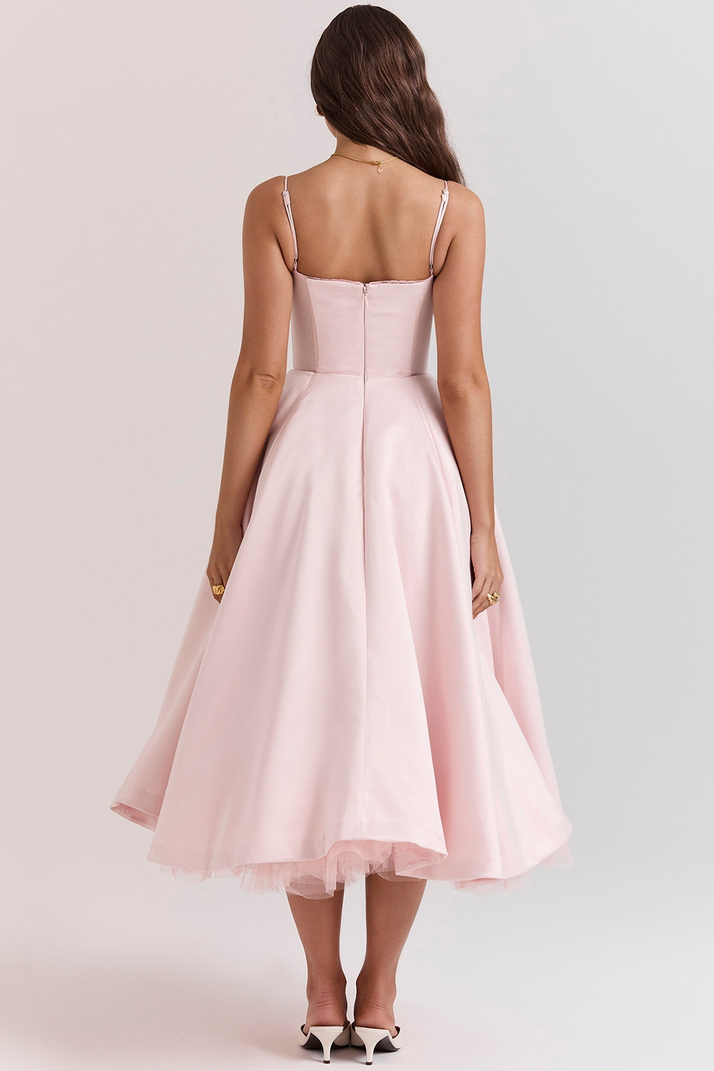 Vestido Midi de Tul – Toque Romántico y Elegancia Ligera – Cindy