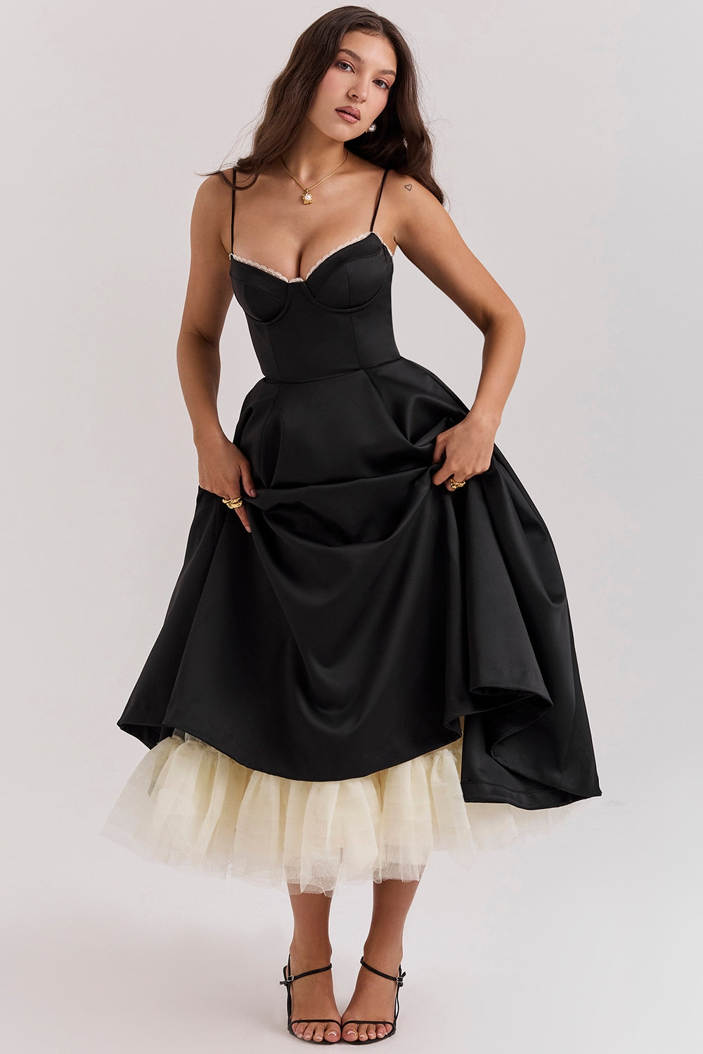 Vestido Midi de Tul – Toque Romántico y Elegancia Ligera – Cindy