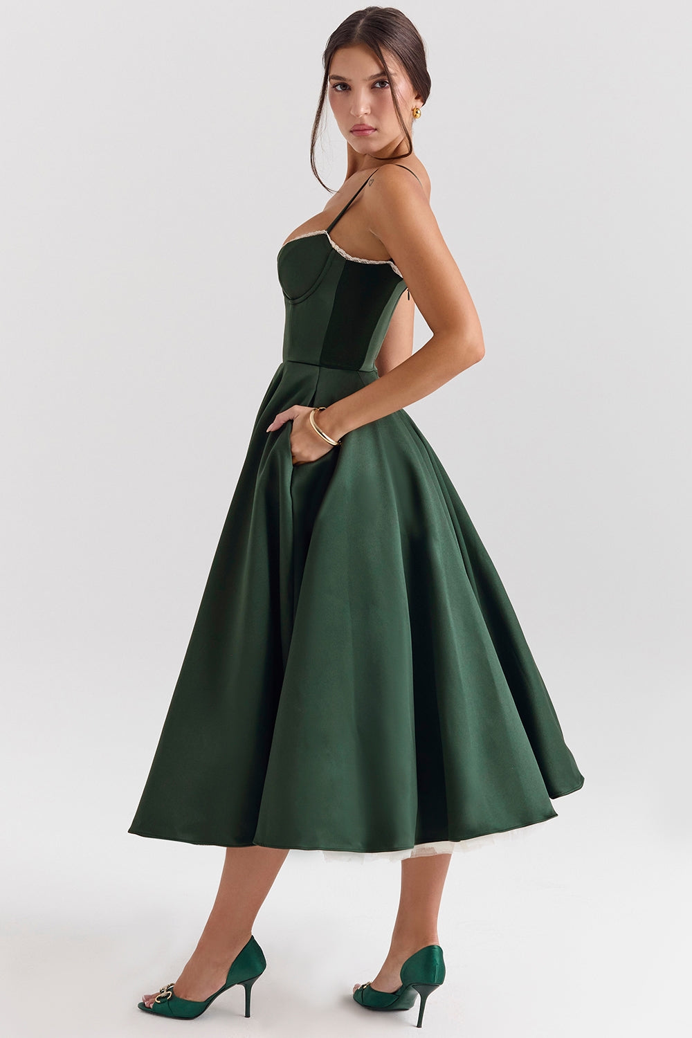 Vestido Midi de Tul – Toque Romántico y Elegancia Ligera – Cindy