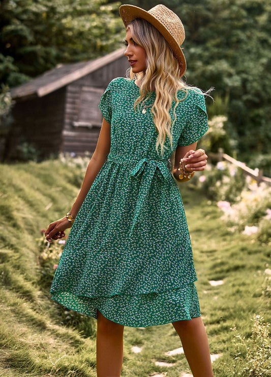 Vestido bohemio corto verde Nova con estampado vibrante y llamativo