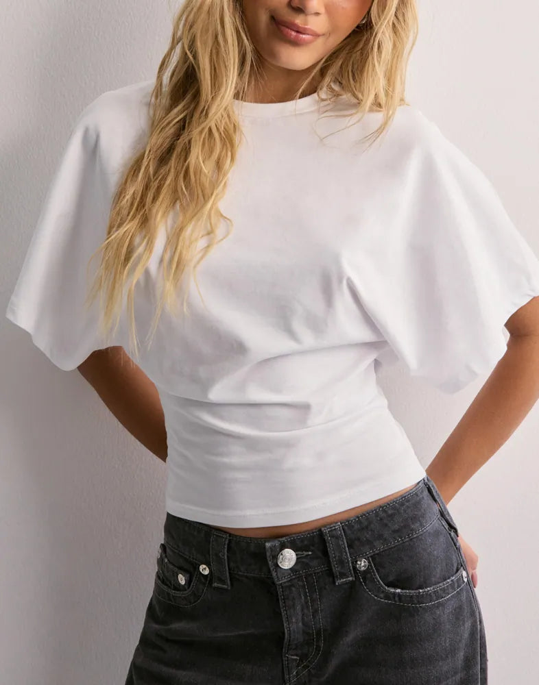 Cropped t-shirt Maja para mujer con mangas amplias y ajuste moderno